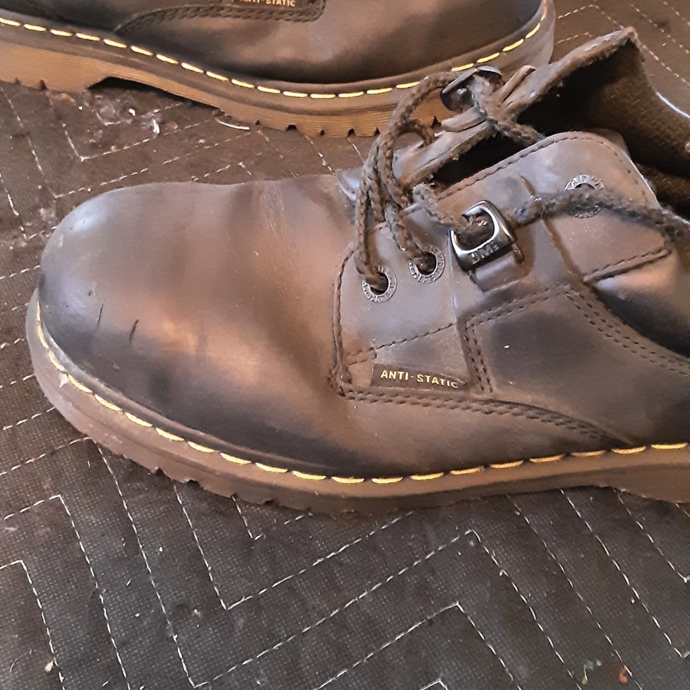 Dr. Martens - Picture 3 of 15